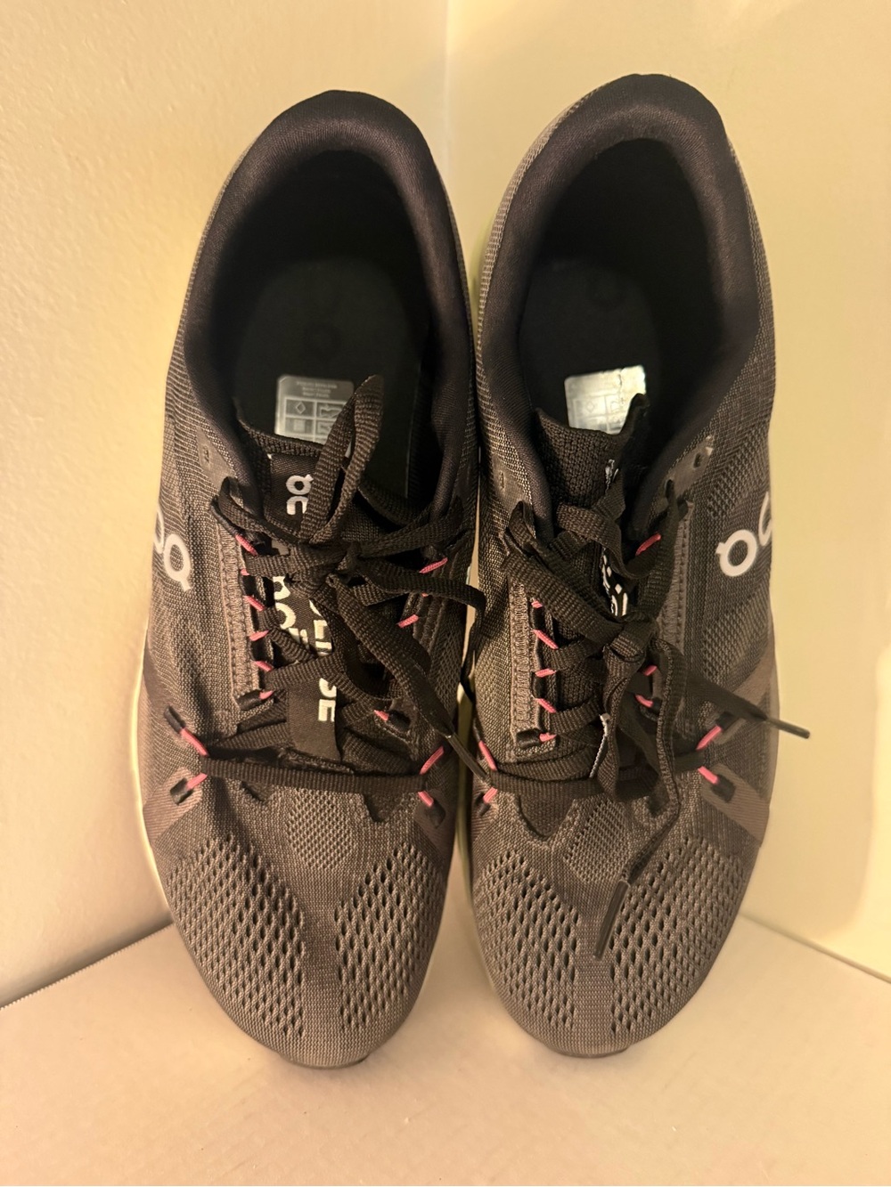 On Running Black Running Shoes with Light Green Sole - Picture 4 of 11
